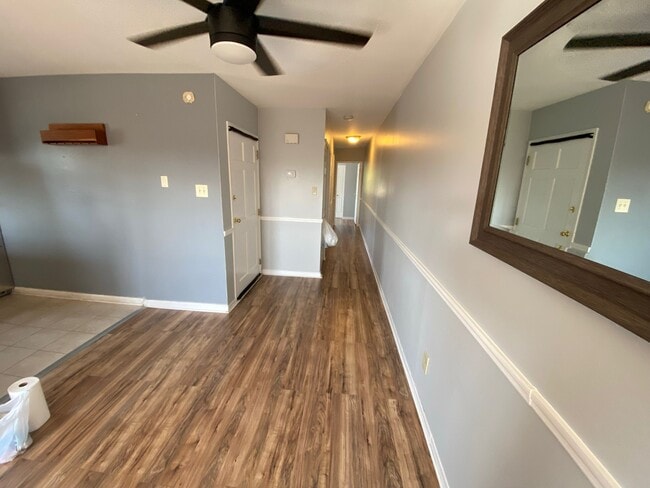 Dining area - 4421 Strahle St