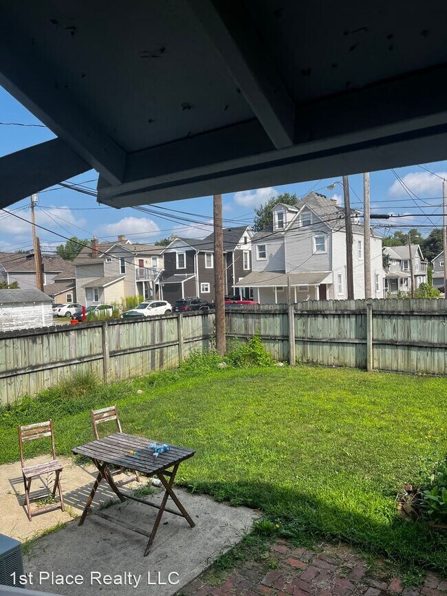 Building Photo - 5 br, 3 bath House - 80 W King Ave