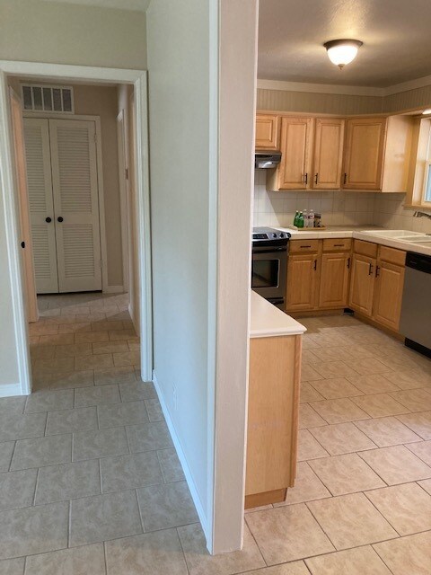 Foto del edificio - 5640 S Madison Pl