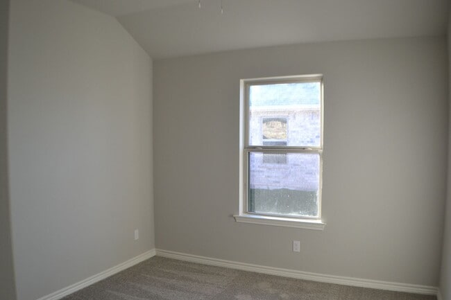 Building Photo - 3 bed 2 bath House for Lease in Sherman