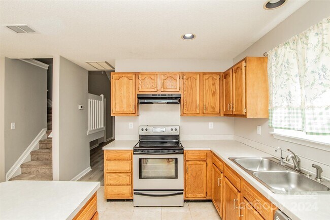 Building Photo - 12642 Tucker Crossing Ln
