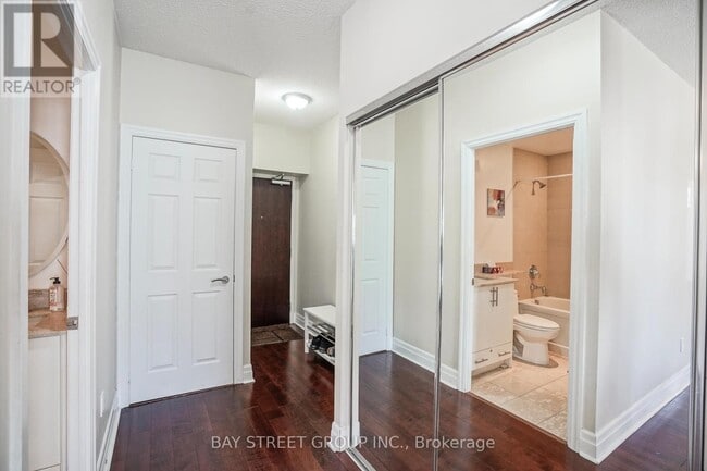 Building Photo - 35-1435 Balmuto St
