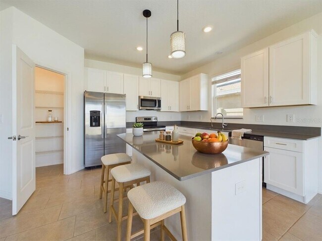 Foto del edificio - 180 Inman Blvd