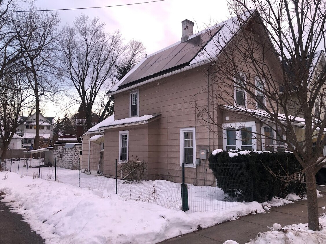 Primary Photo - 17 Elm St