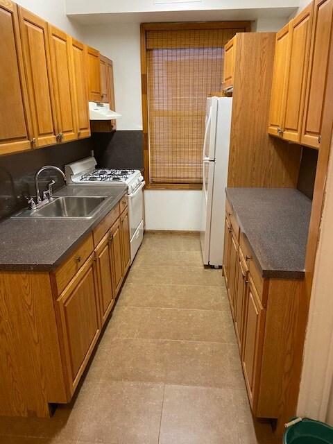 Foto del edificio - 2345 E 24th St