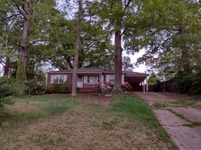 Building Photo - 1001 Dale Dr SW
