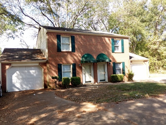 Building Photo - Townhome in East Ridge