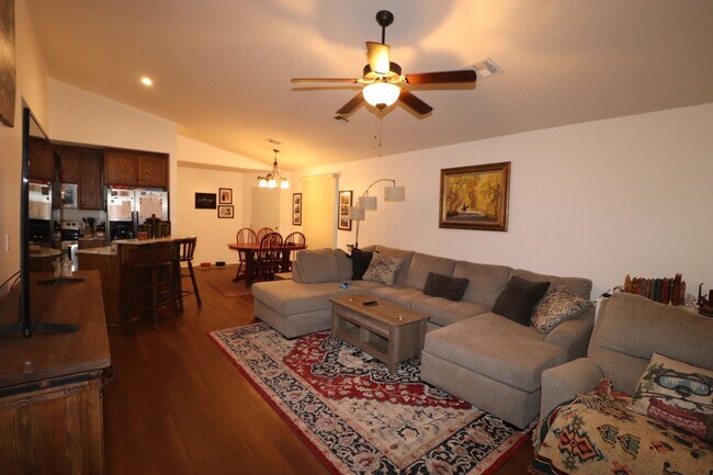 Foto del edificio - Spacious Home for Rent!