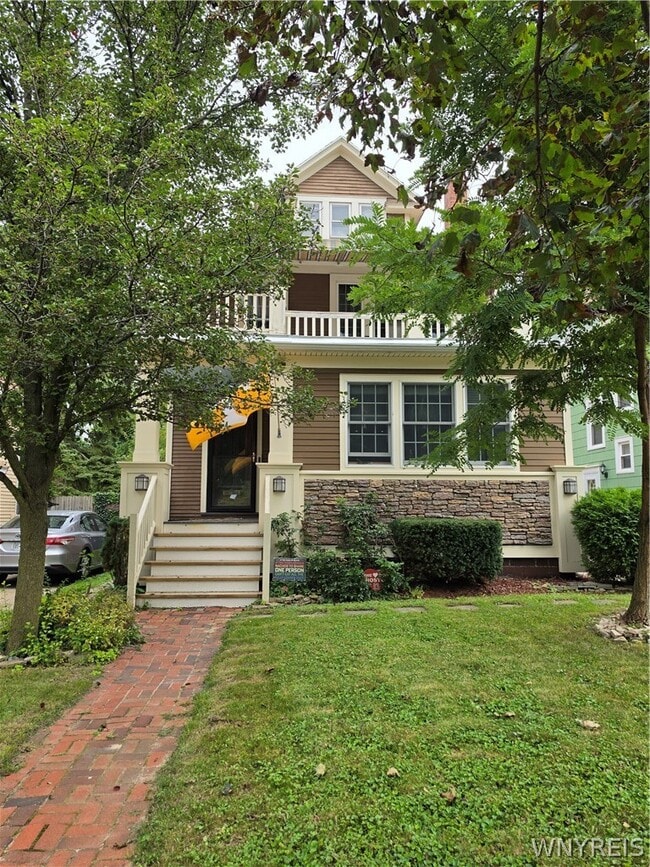 765 Crescent Ave