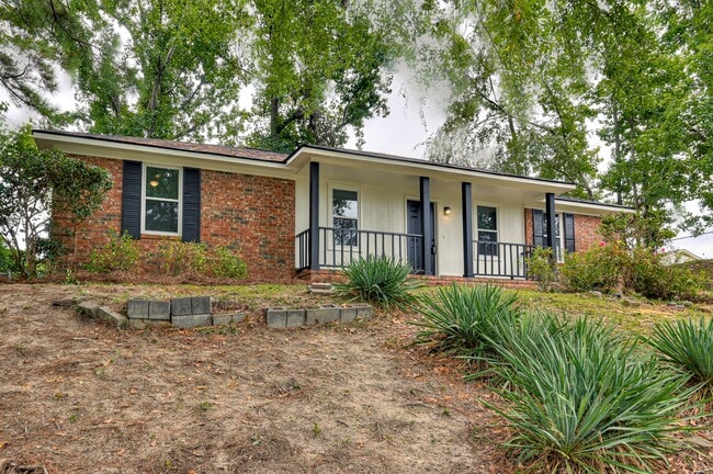 Foto del edificio - 208 Foxdale Dr