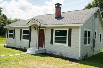 Building Photo - 205 Mara St