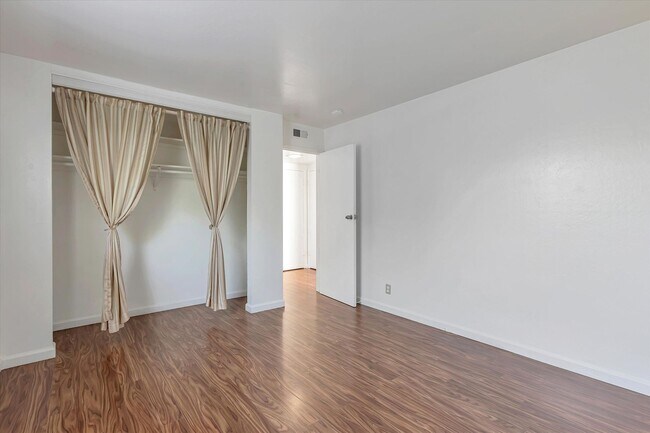 Foto del edificio - 972 Ponderosa Ave