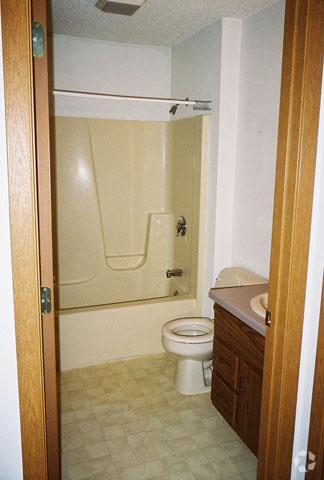 Baño - Pineridge Apartments
