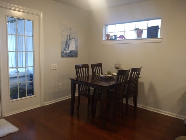Foto del edificio - 4842 Habersham Ln