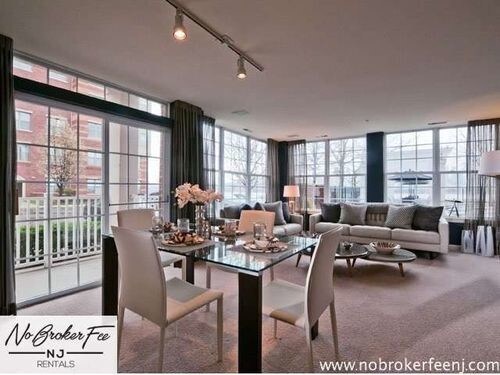 Foto principal - 450 West Ave