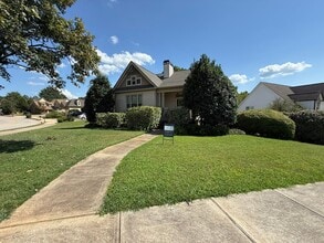Building Photo - 263 Solamere Ln