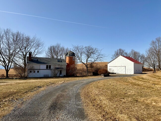 Building Photo - 361 Schnackenberg Rd