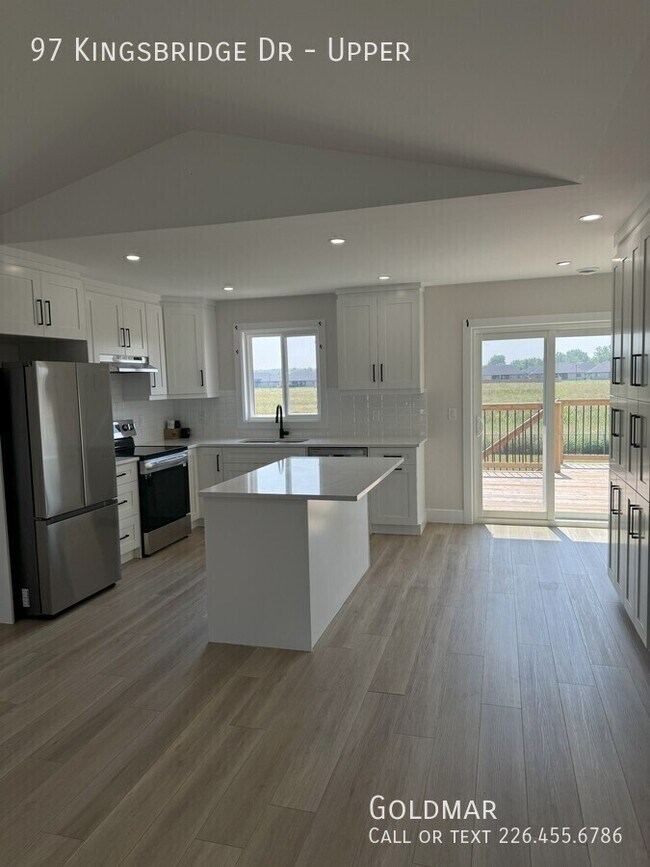 Photo du bâtiment - Newly Built ,Absolutely Stunning Upper Uni...