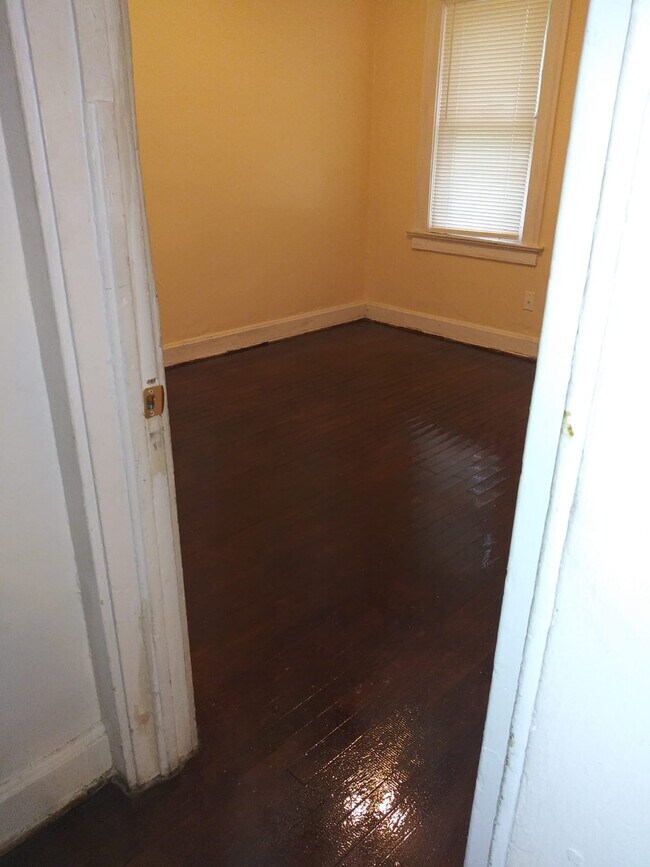Building Photo - 6227 Forest Ave