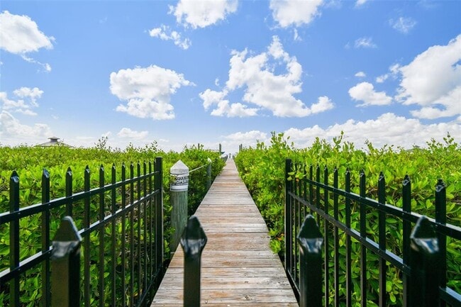 Building Photo - 411 S Bayshore Blvd