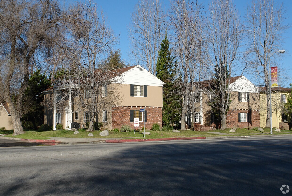 Foto del edificio - 5033-5047 Laurel Canyon Blvd