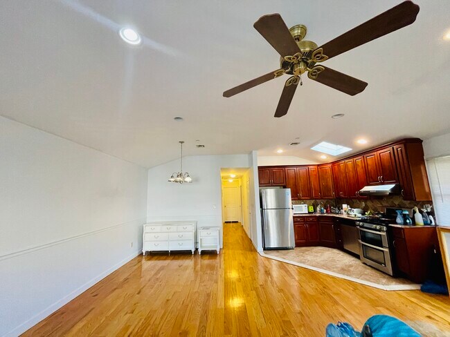 Foto del edificio - 3636 166th St