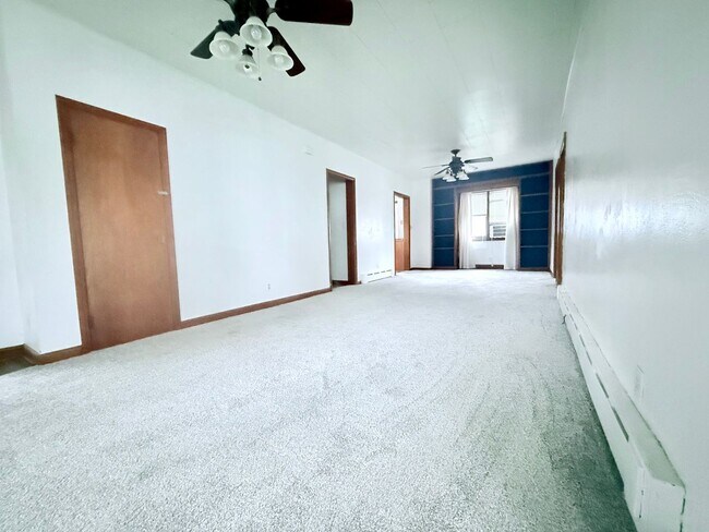 Foto del edificio - 5-Bed 2-Bath House in Reinbeck