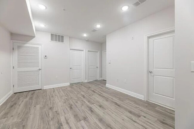 Building Photo - 2105 Bergenline Ave