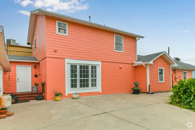 Building Photo - 6116 Avenue Q 1/2