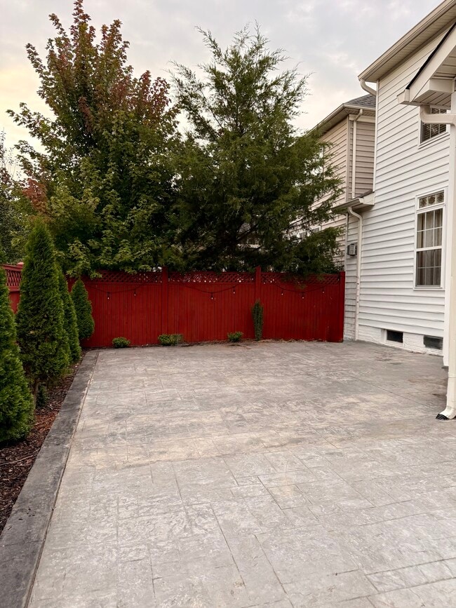 Building Photo - 20981 Calais Terrace