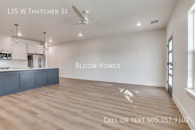 Foto del edificio - 135 W Thatcher St