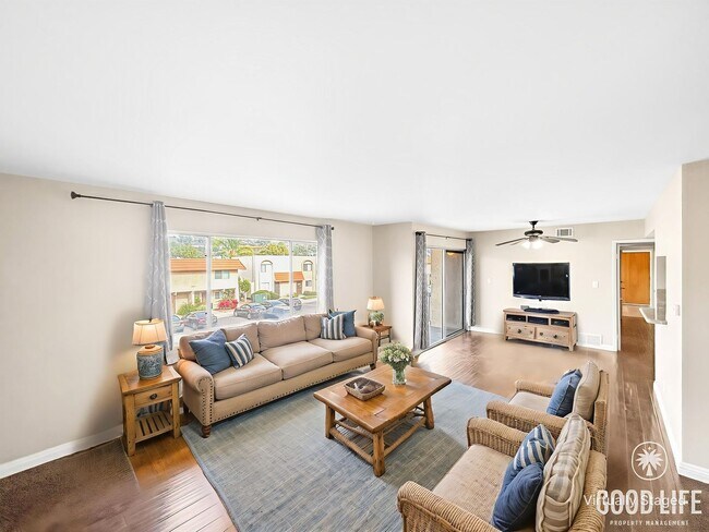 Foto del edificio - Beautiful 2BD/2BA w/ Reserved Parking and A/C in College Area!