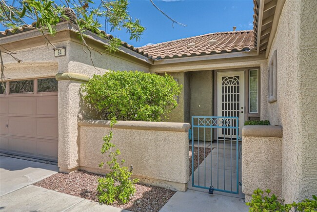 Building Photo - Stunning 4 Bedroom Home in SUMMERLIN!