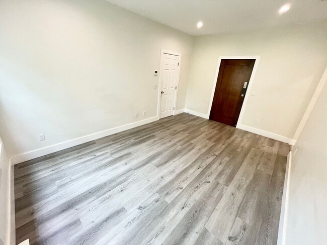 Building Photo - ***1 Bed 1 Bath apartment in the most desirable part of Pasadena***