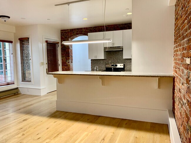 Building Photo - 41 Osgood Pl