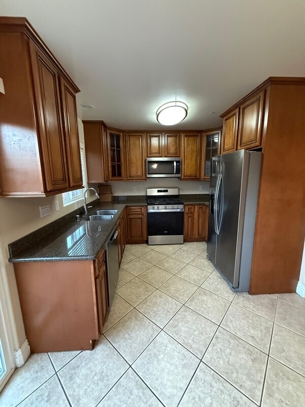 Building Photo - 480 Park Way