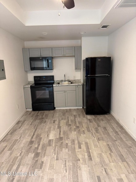 Building Photo - 212 E 2nd St