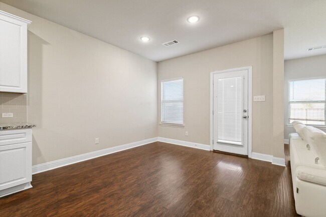 Building Photo - 2321 Mount Olive Ln