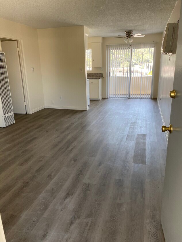 Foto principal - 10050 Mountair Ave