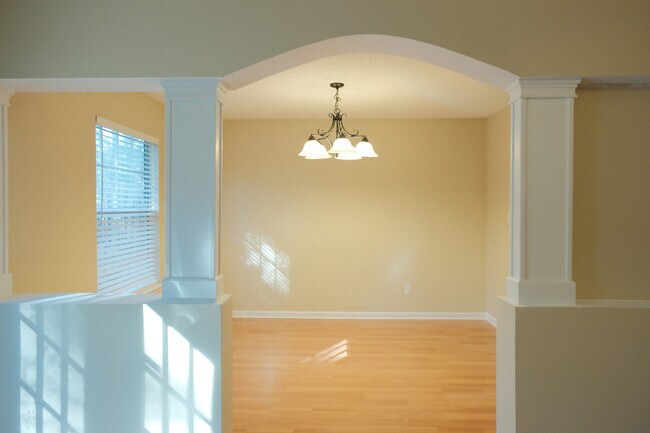 Building Photo - 1300 Fern Hill Ct