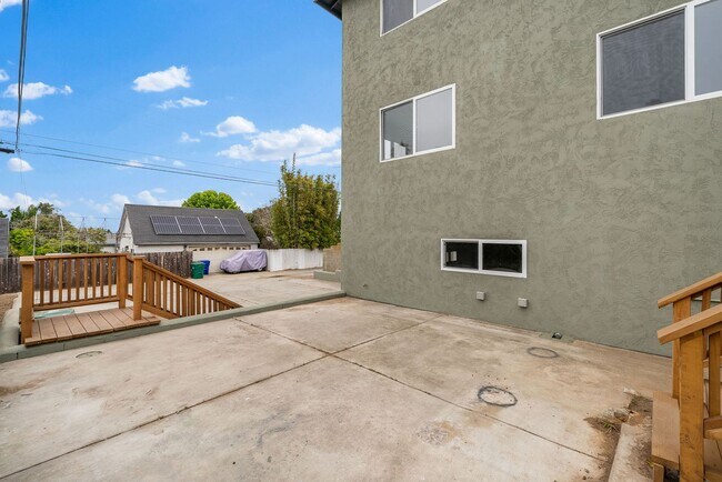 Building Photo - 4376 Del Monte