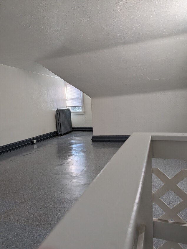 Foto del edificio - 319 W 11th St