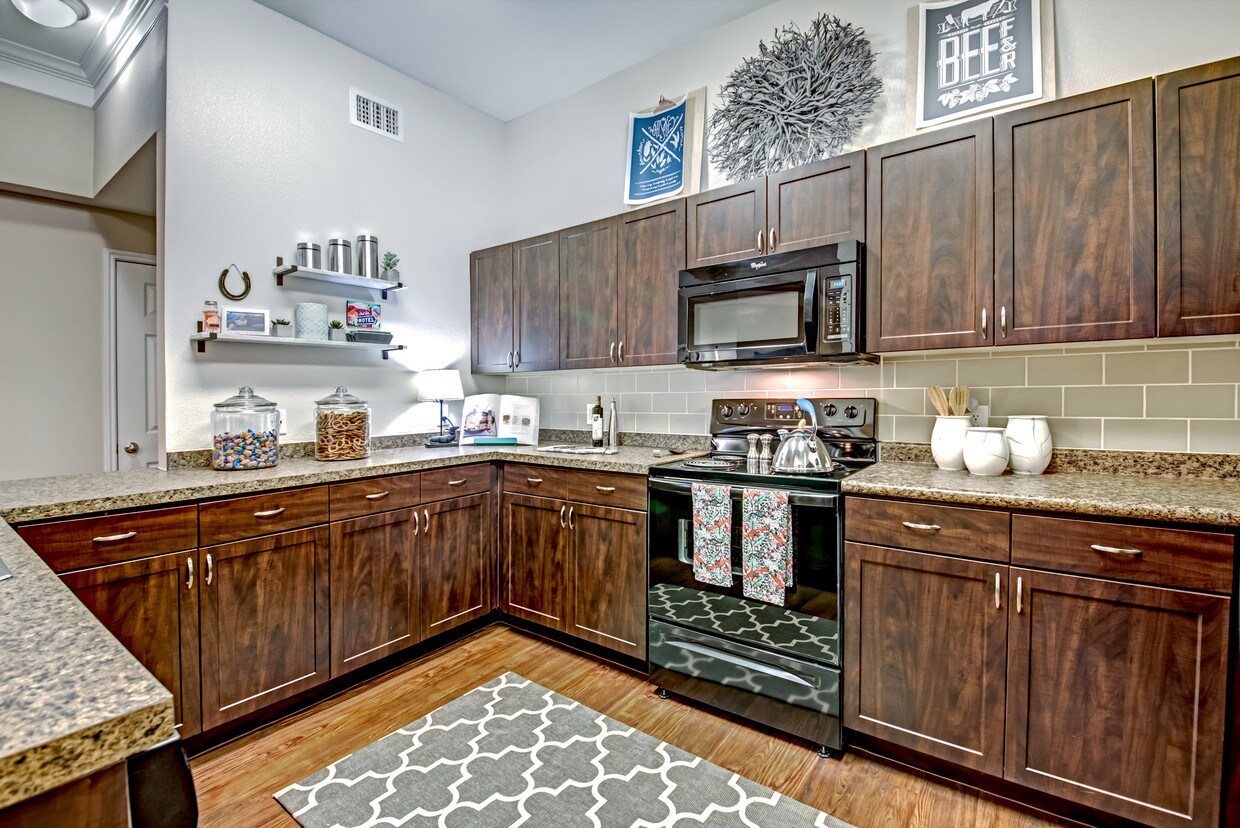 The Park on Brodie Lane Rentals in Austin at 6607 Brodie Ln Austin, TX