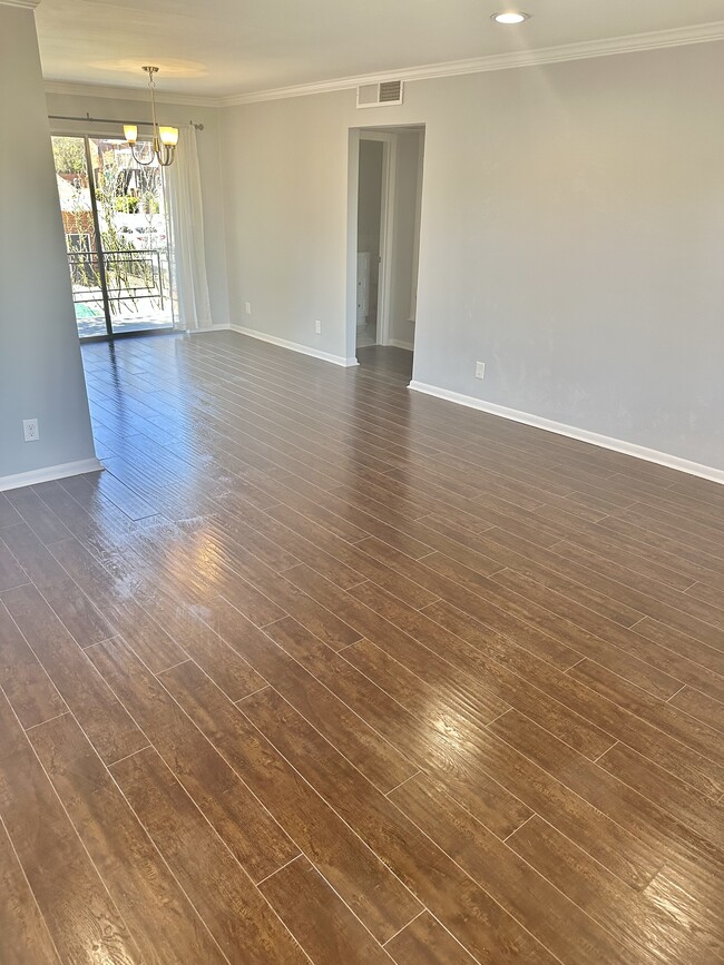 Living Room - 4266 Roswell Rd NE