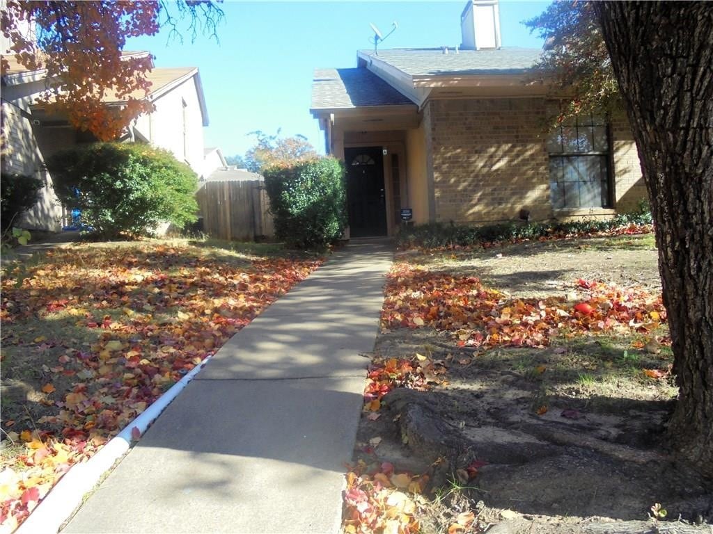 611 Lost Springs Ct Unit A, Arlington, TX 76012 Apartment for Rent in