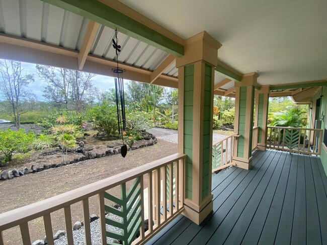 Building Photo - 3/2 In The Hawaiian Paradise Park Sunbelt!