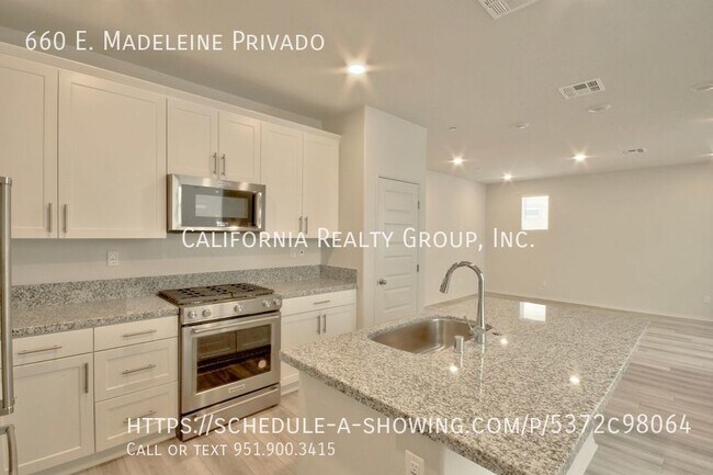 Building Photo - 660 E Madeleine Privado