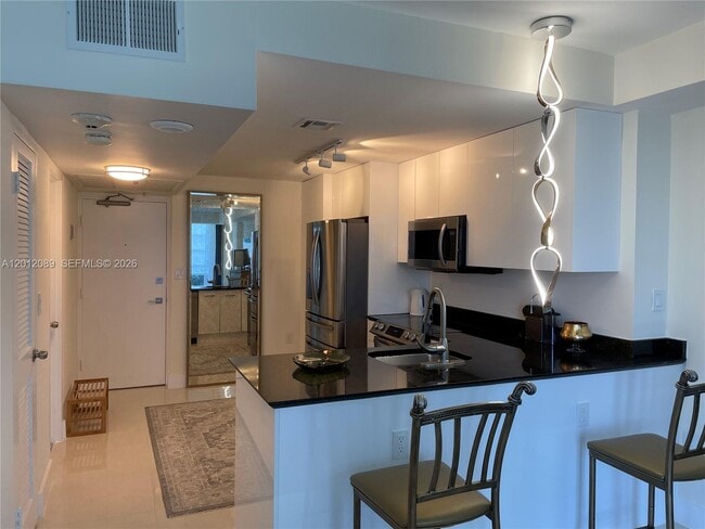 Foto del edificio - 10275 Collins Ave