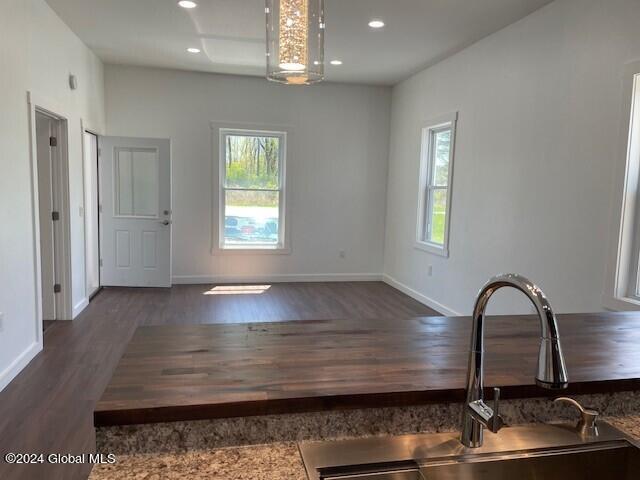 Building Photo - 1061 4th St