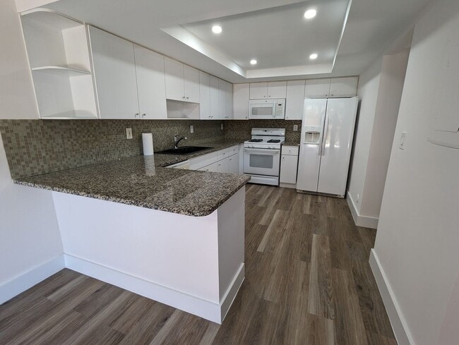 Building Photo - 6445 SW 116th Pl
